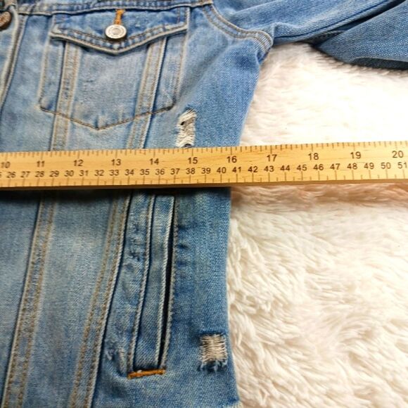 KanCan Light Wash Distressed Estilo/ Crop 4 Pocket Denim Jacket. Woman's XS.... - Picture 12 of 15